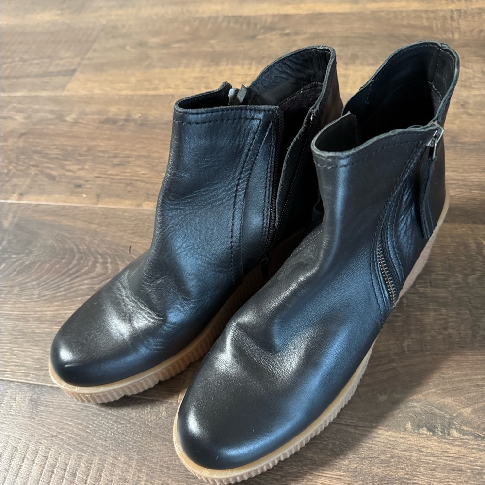 Yokono boots size 42 women’s 10